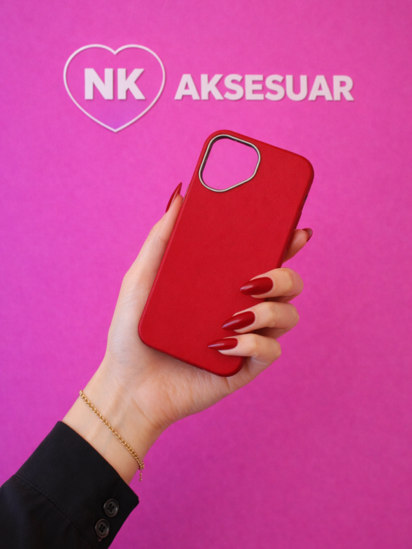 iP16 GUESS Kamera Çıkıntılı Kılıf-Kırmızı Renk