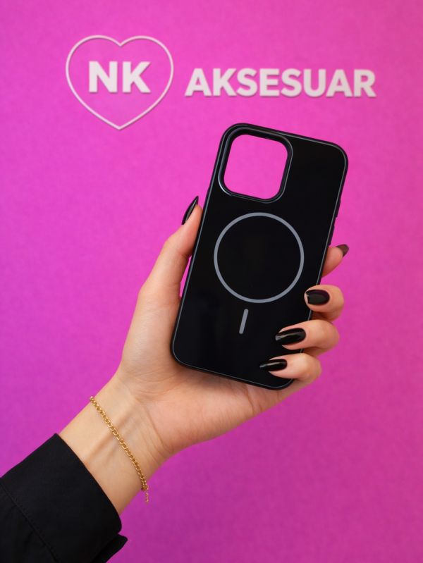 iPhone 16 Pro FRM M-Safe Şarj Özellikli Kamera Korumalı Kılıf – Siyah Renk