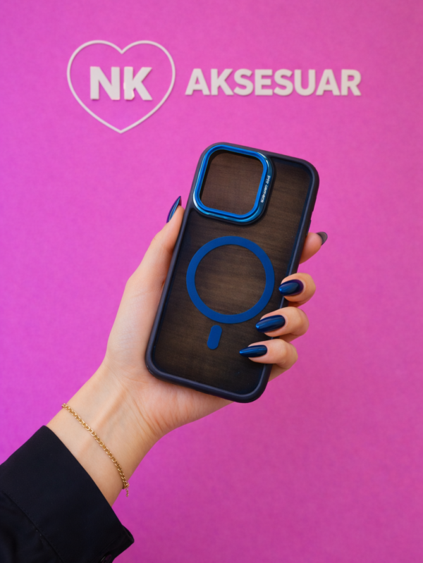 iPhone 16 Pro M-Safe Şarj Özellikli Kamera Korumalı Kılıf – Mavi/Siyah Renk